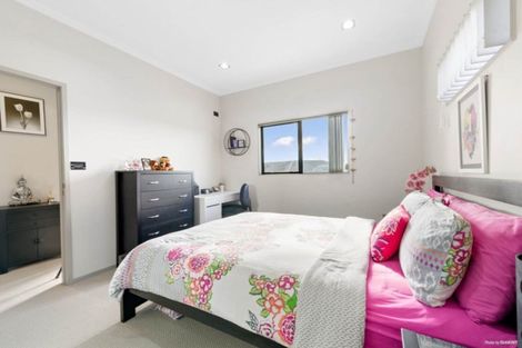 Photo of property in 8 Ellivani Rise, Pukekohe, 2120