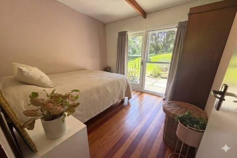 Photo of property in 274 Scenic Drive, Titirangi, Auckland, 0604