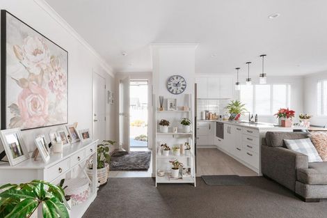 Photo of property in Waterview Estate, 34/4 Greystone Place, Omokoroa, 3114