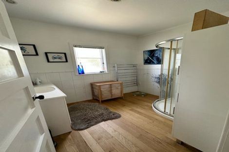 Photo of property in 34 Selwyn Road, Cockle Bay, Auckland, 2014