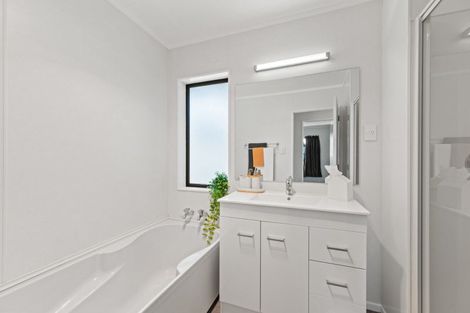 Photo of property in 620b South Road, Oakura, 4314