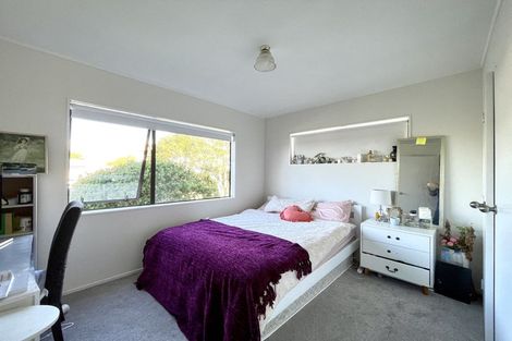 Photo of property in 3 Carl Place, Unsworth Heights, Auckland, 0632