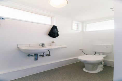 Photo of property in 18 Trevor Terrace, Paremata, Porirua, 5024