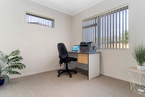 Photo of property in 6 Shaun Close, Papamoa Beach, Papamoa, 3118