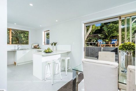 Photo of property in 2/15 Long Bay Drive, Torbay, Auckland, 0630