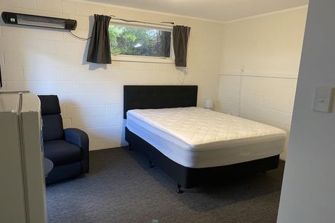 Photo of property in 72 Christian Road, Swanson, Auckland, 0614