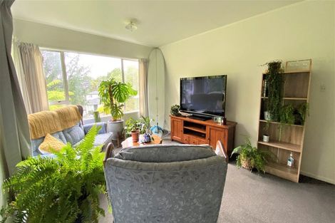 Photo of property in 27 Malters Place, Browns Bay, Auckland, 0630