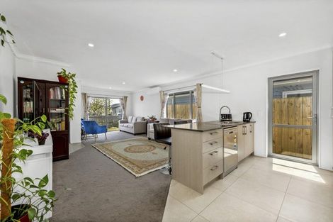 Photo of property in 13 Kapowai Boulevard, Takanini, 2112