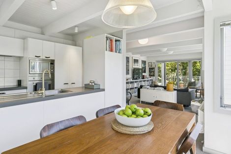 Photo of property in 12a Cavalry Close, Crofton Downs, Wellington, 6035