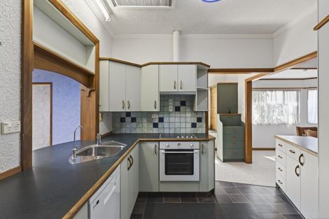 Photo of property in 5 Seddon Street, Westown, New Plymouth, 4310