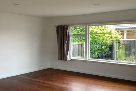 Photo of property in 18 Avonhead Road, Avonhead, Christchurch, 8042