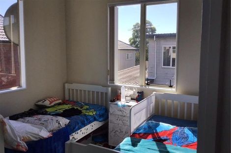 Photo of property in 13 Brashier Circle, Sunnyvale, Auckland, 0612