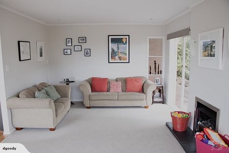 Photo of property in 58 Fowler Street, Northcote, Auckland, 0627