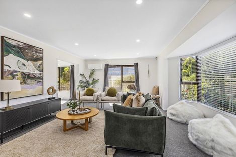 Photo of property in 11 Thatcher Crescent, Crofton Downs, Wellington, 6035