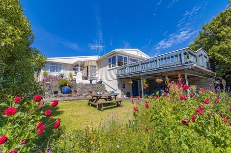 Photo of property in 15 Nikau Street, Tawhero, Whanganui, 4501