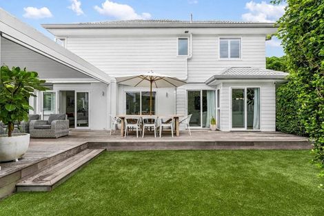 Photo of property in 44 Milford Road, Milford, Auckland, 0620