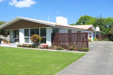 Photo of property in 2/23 Barnes Road, Redwood, Christchurch, 8051