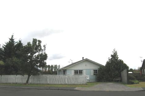 Photo of property in 35 Barbados Drive, Unsworth Heights, Auckland, 0632