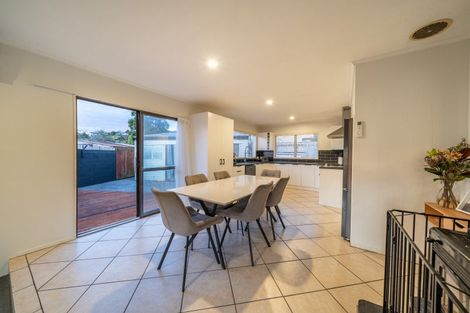 Photo of property in 5 Edelweiss Grove, Timberlea, Upper Hutt, 5018