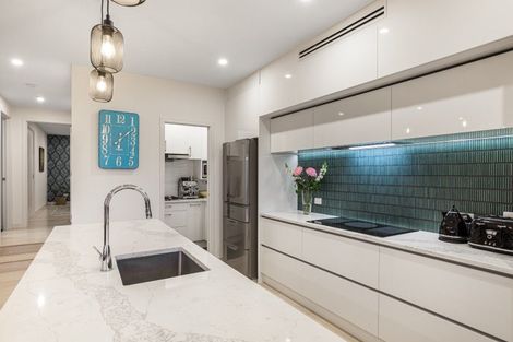 Photo of property in 17 Winscombe Street, Belmont, Auckland, 0622