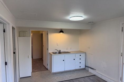 Photo of property in 14 Heather Place, Sunnynook, Auckland, 0620