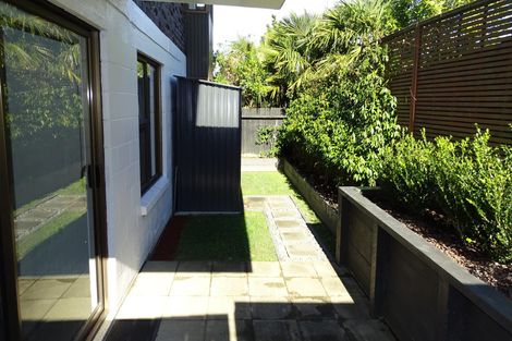 Photo of property in 3/59 Norwood Road, Bayswater, Auckland, 0622