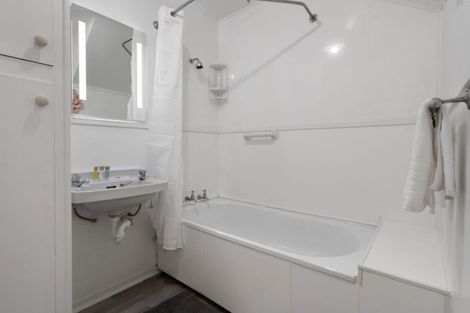 Photo of property in 213 Jervois Road, Herne Bay, Auckland, 1011