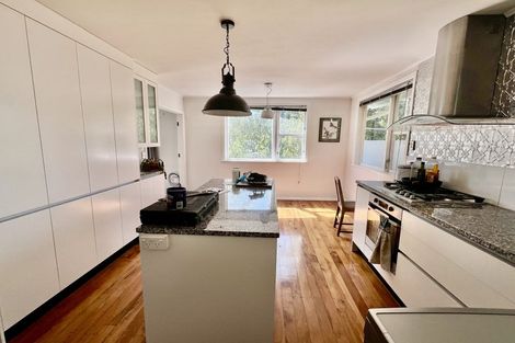 Photo of property in 18 Deller Grove, Silverstream, Upper Hutt, 5019