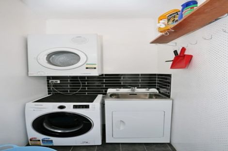 Photo of property in 1 Bourke Street, Windsor, Invercargill, 9810