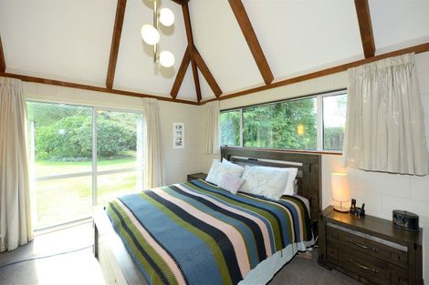 Photo of property in 100 Old West Coast Road, Yaldhurst, Christchurch, 7676