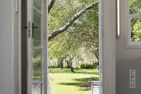 Photo of property in 30 Riverhead Road, Kumeu, 0810