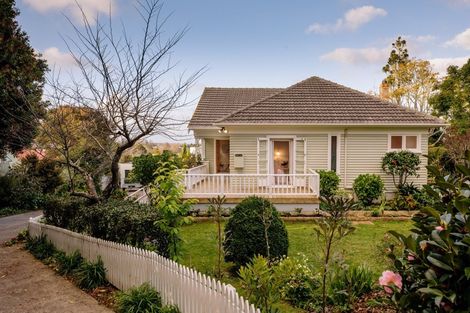 Photo of property in 27 Mansel Avenue, Hillcrest, Hamilton, 3216