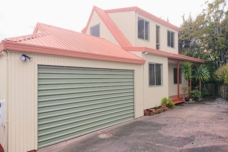 Photo of property in 2/12 Grenadine Place, Unsworth Heights, Auckland, 0632