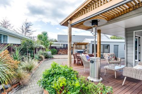 Photo of property in 10 Petane Road, Bay View, Napier, 4104