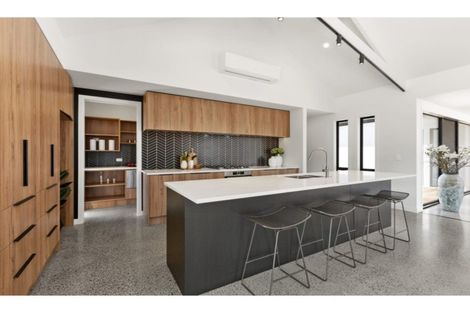 Photo of property in 35 Mike Smith Drive, Cambridge, 3434