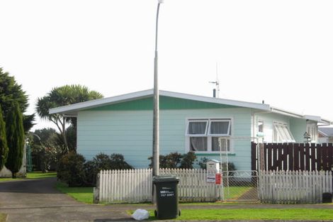 Photo of property in 6 Newbury Place, Waitara, 4320