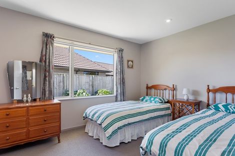 Photo of property in 32 Ashview Place, Rangiora, 7400