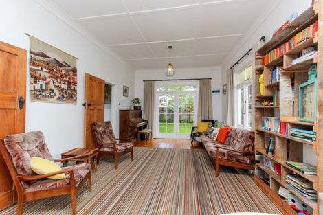 Photo of property in 372a Carrington Street, Upper Vogeltown, New Plymouth, 4310