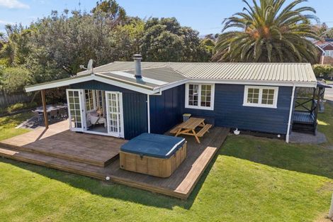 Photo of property in 3 Weggery Drive, Waikanae Beach, Waikanae, 5036