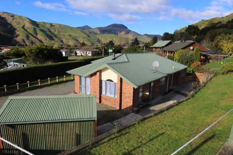 Photo of property in 31 Main Road, Havelock, 7100