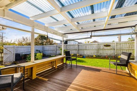 Photo of property in 24 Northall Road, New Lynn, Auckland, 0600