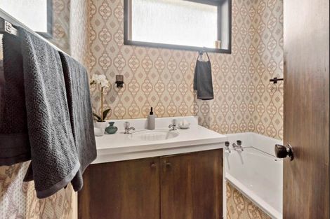 Photo of property in 1/11 Thornton Road, Milford, Auckland, 0620