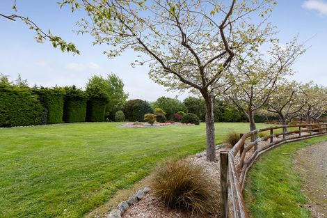 Photo of property in 46 Turitea Road, Fitzherbert, Palmerston North, 4472