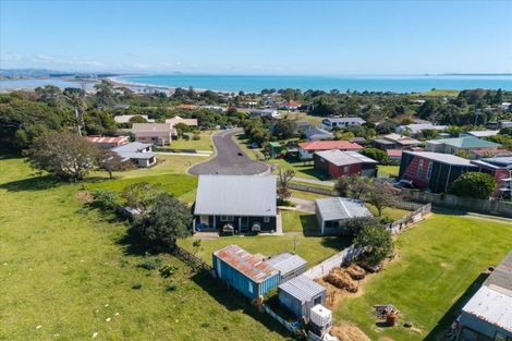 Photo of property in 21 Whenuariri Place, Maketu, Te Puke, 3189