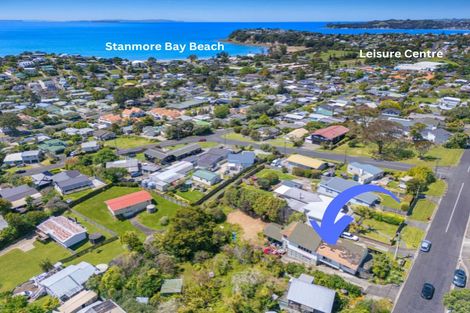 Photo of property in 10 Surf Road, Stanmore Bay, Whangaparaoa, 0932