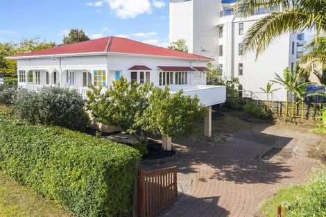 Photo of property in 17 The Terrace, Takapuna, Auckland, 0622