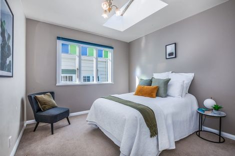 Photo of property in 27 Hinau Street, Eastbourne, Lower Hutt, 5013