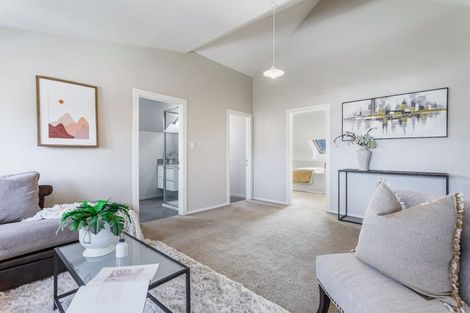 Photo of property in 137 Brian Crescent, Stanmore Bay, Whangaparaoa, 0932