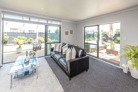 Photo of property in 13 Kamahi Street, Castlecliff, Whanganui, 4501