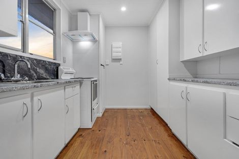 Photo of property in 15 Burbridge Road, Favona, Auckland, 2024